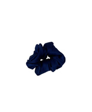 Load image into Gallery viewer, silk pop scrunch: vibrate navy