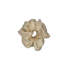 Load image into Gallery viewer, silk pop scrunch: warm ivory
